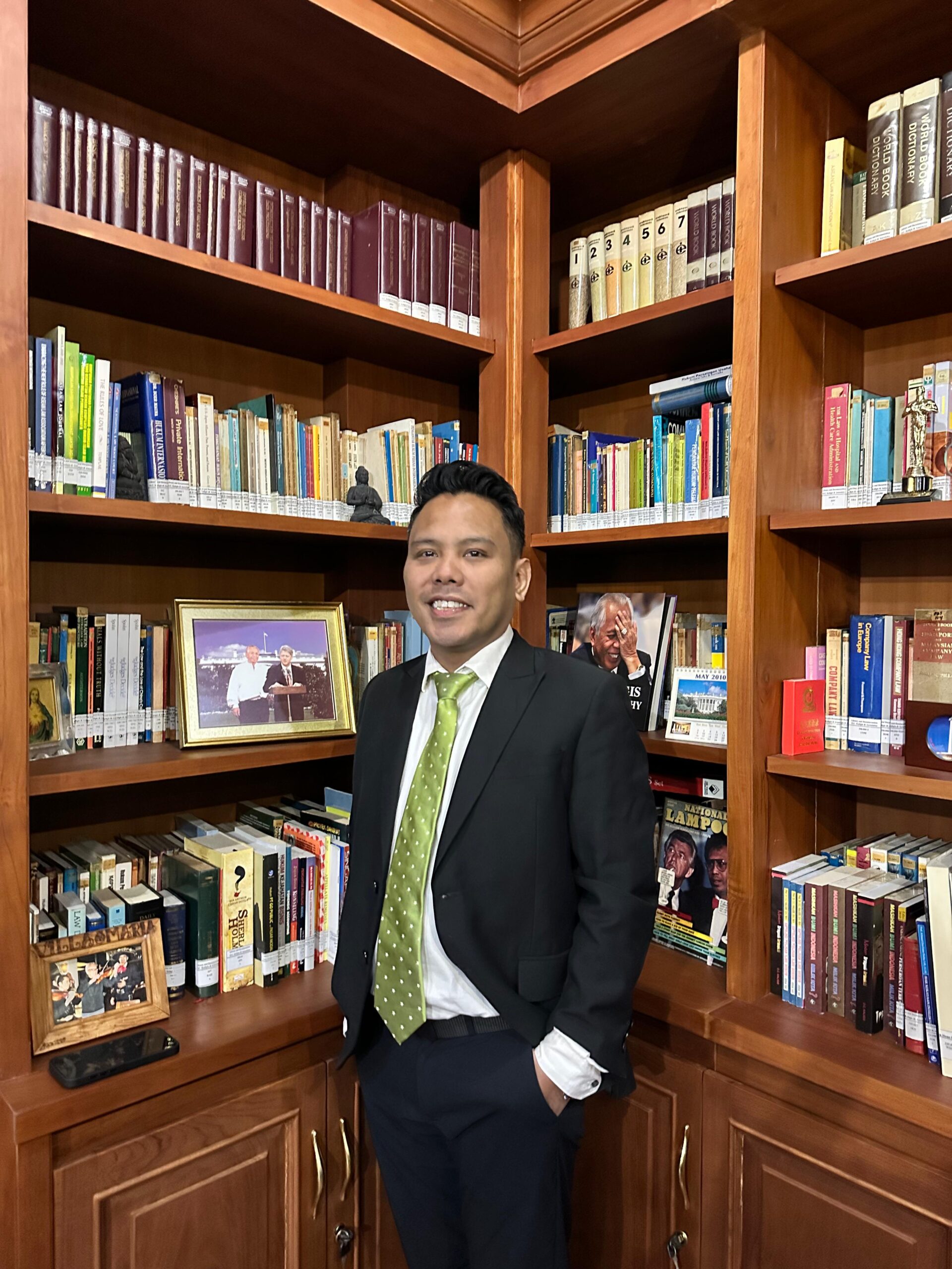 Caesario David Kaligis, B.Sc., S.H., M.H. Caesario David Kaligis is an Indonesian lawyer and a Director at the firm Kaligis & Associates. The firm, established in 2015, is part of Otto Cornelis Kaligis and Partners. Kaligis & Associates is operated by Caesario and his brother, Eric Frisco Kaligis. He is the son of Otto Cornelis Kaligis, who is described as a prominent litigation lawyer in Indonesia since 1977. His father has handled cases for notable figures, including former President H.M. Suharto. The firm, which is a medium-sized corporate law firm with two Directors and seven lawyers, is an extension of this legal legacy. Holding a unique academic background with a Bachelor of Science (B.Sc.) in addition to his legal degrees (S.H. and M.H.), Caesario David Kaligis brings a distinctive analytical approach to his practice. The firm specializes in a wide array of legal services, including litigation and dispute resolution, criminal and tax litigation, and corporate and project law. He is also known for his role as the Chairman of the East Jakarta branch of the Perhimpunan Advokat Indonesia Suara Advokat Indonesia (Peradi SAI).