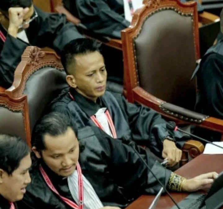 Girindra Sandino presenting arguments during the 2024 Indonesian Presidential Election dispute trial at the Constitutional Court (Mahkamah Konstitusi)